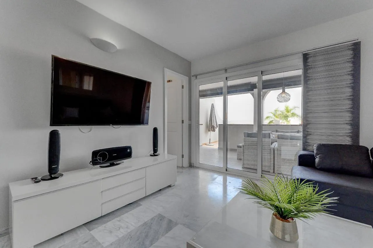 Heated Pool Stylish 3 Bedrm Apartment Los Cristianos 0*, 로스크리스티아노스