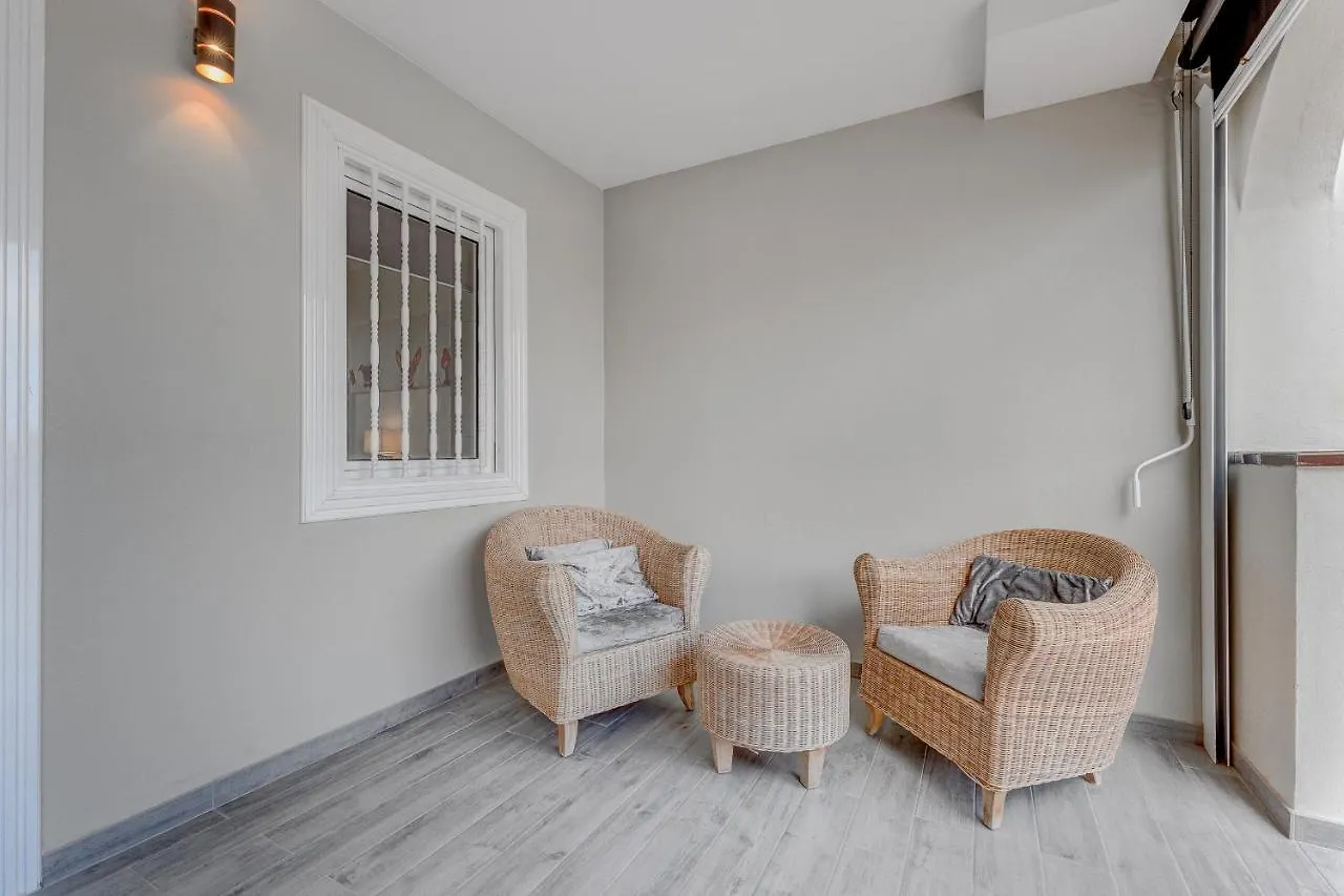 Heated Pool Stylish 3 Bedrm Apartment Los Cristianos